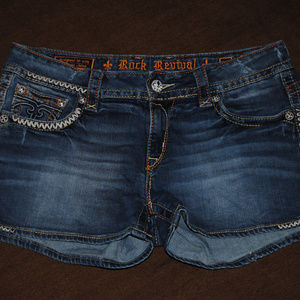 Rock Revival Jen Shorts, size 32